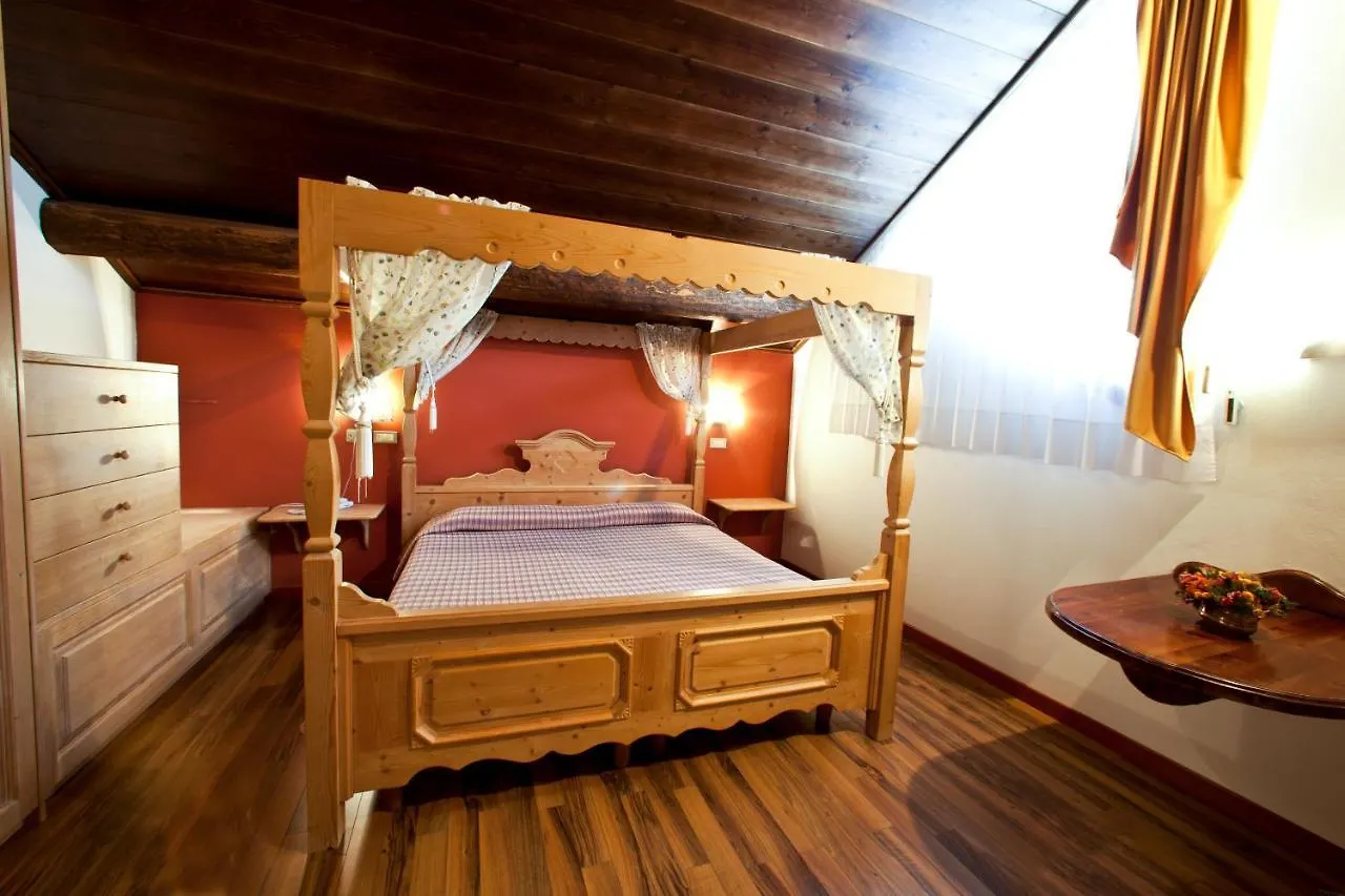 Hotel Baita Clementi Bormio 4*,