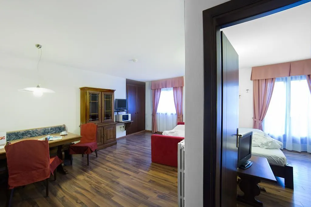 Hotel Baita Clementi Bormio 4*,  Italy